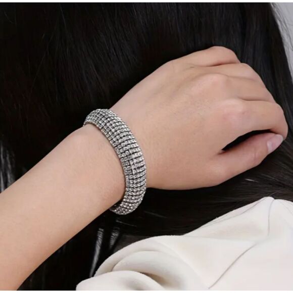 Stunning 8 Row Rhinestones Bracelet Wedding Prom Evening Dressup - Picture 6 of 11